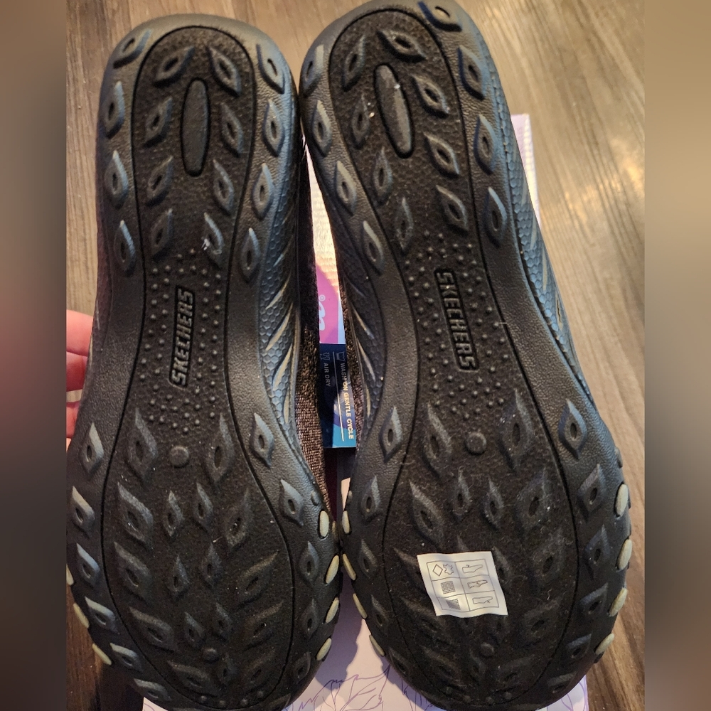 NWT Women's Skechers Size 8 - Picture 5 of 6